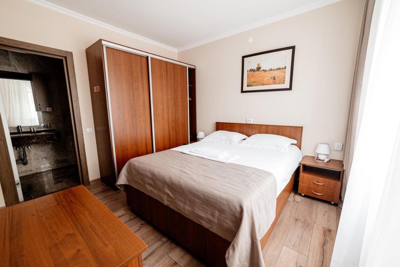 Chagala Hotel Oral Exteriör bild
