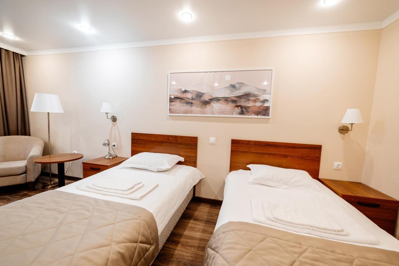 Chagala Hotel Oral Exteriör bild